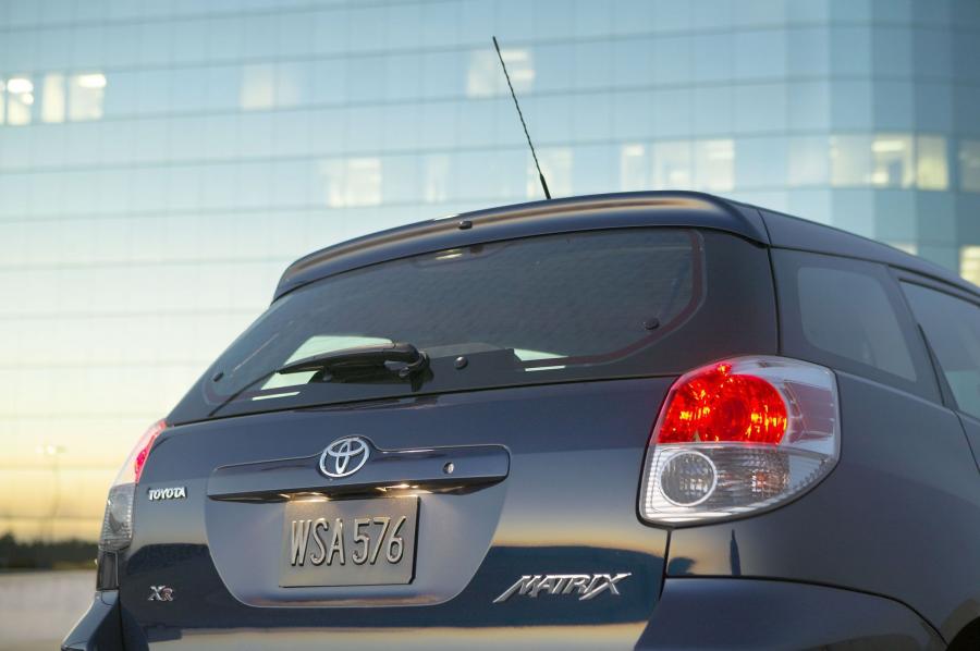  Toyota Matrix 2003 года  (фото 45 из 102)